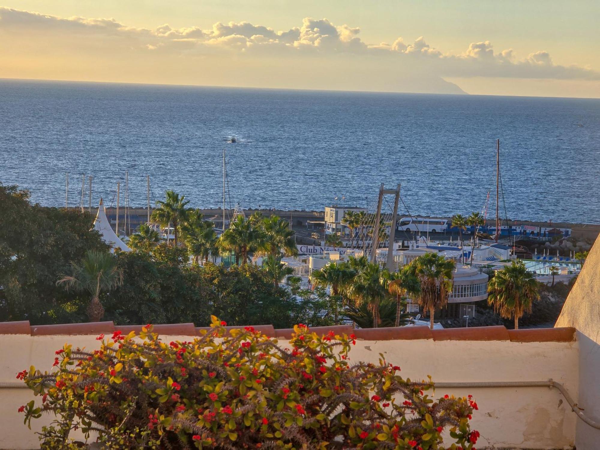 Aqua Sun Los Geranios By Helloapartments Costa Adeje  Eksteriør bilde